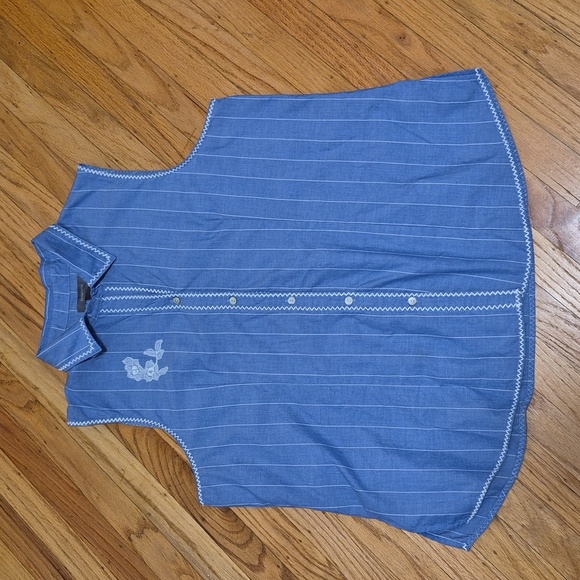 Liz Claiborne Blue Sleeveless Button-Up Top w Embroidery Detail Sz XL - Picture 4 of 12